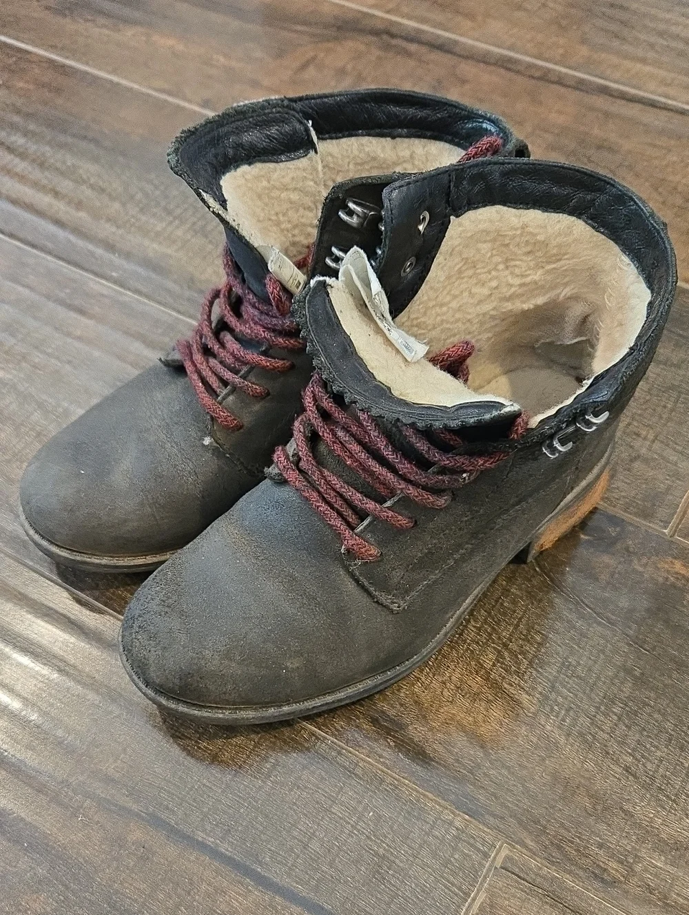 Ugg Black Suede Winter Ankle Boots with Burgundy Laces